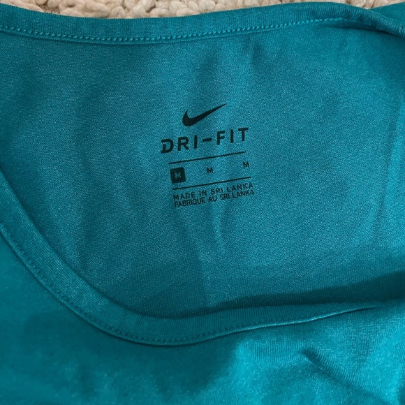 Nike Tank Top - Picture 4 of 5